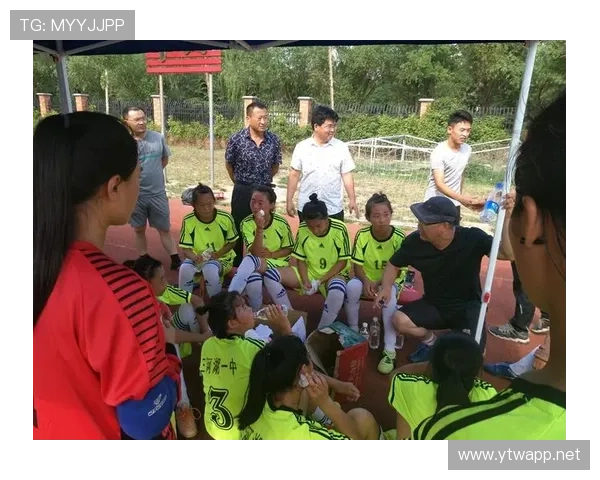 兄弟同队的故事:尼科与伊尼亚基的足球之路 兄弟同队的故事:尼科与伊尼亚基的足球之路