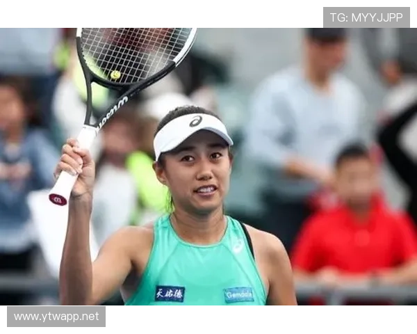 张帅训练场上像个战士，地铁里却被一个老奶奶提醒“别太拼了”！