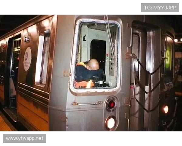 林书豪纽约街头随便一顿，就够普通人一周饭钱了吧？